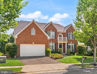 32 HOUSER DR, Lovettsville, VA 20180