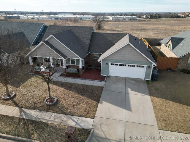 1812 Kendall Drive, Ardmore, OK 73401