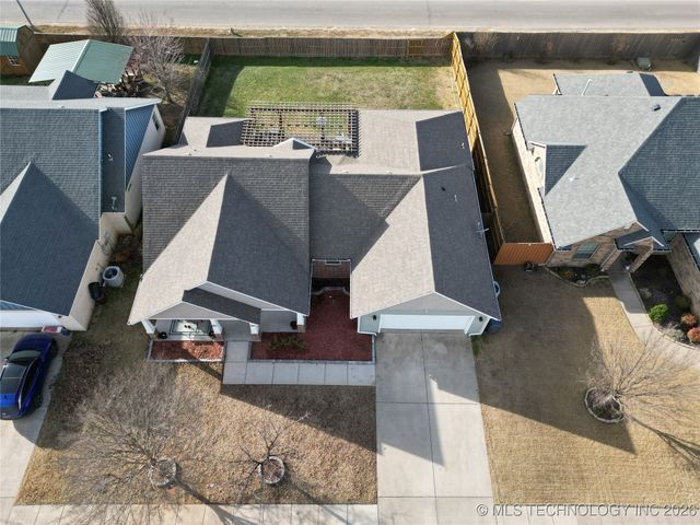 1812 Kendall Drive, Ardmore, OK 73401