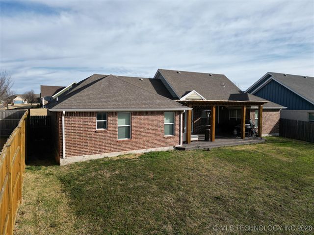 1812 Kendall Drive, Ardmore, OK 73401