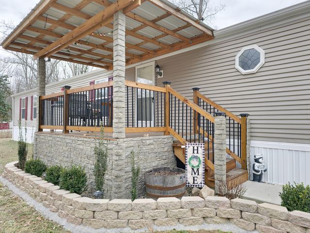 380 Upchurch Dr, Buchanan, TN 38222