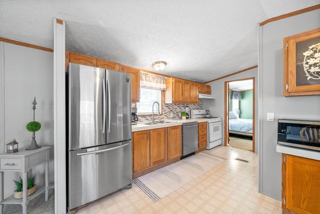 380 Upchurch Dr, Buchanan, TN 38222