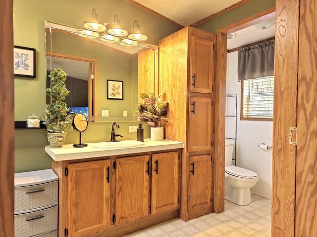 380 Upchurch Dr, Buchanan, TN 38222