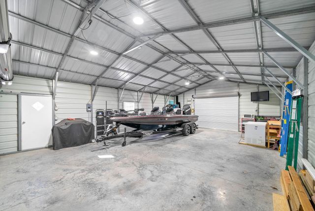 380 Upchurch Dr, Buchanan, TN 38222