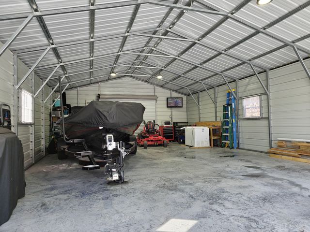 380 Upchurch Dr, Buchanan, TN 38222