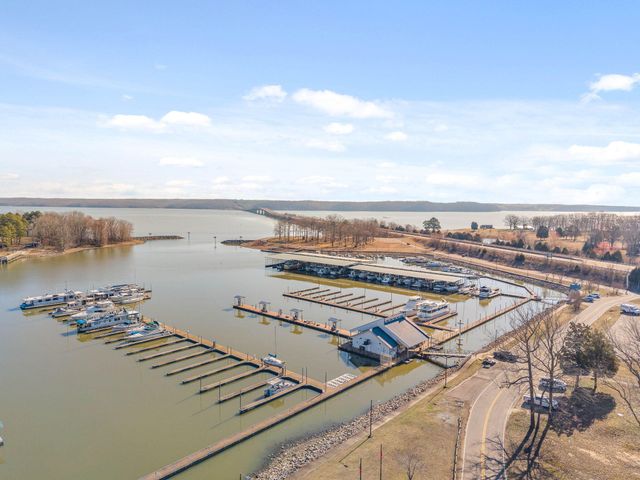 380 Upchurch Dr, Buchanan, TN 38222