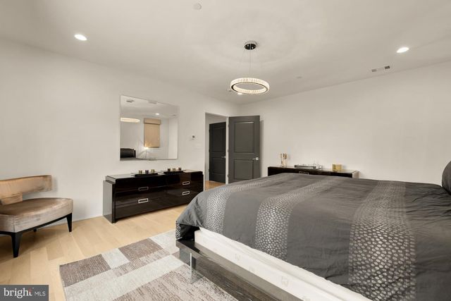 7613 GLENBROOK RD, Bethesda, MD 20814