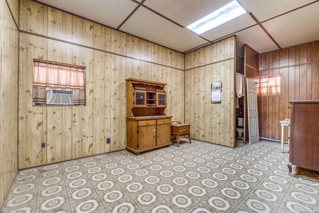 4310 gin, Seguin, TX 78155