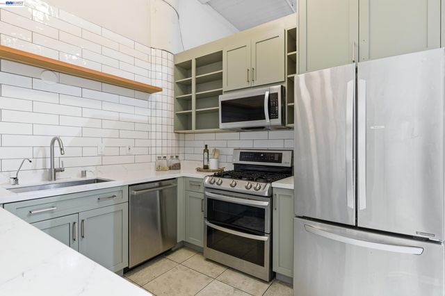 4053 Harlan St 114, Emeryville, CA 94608