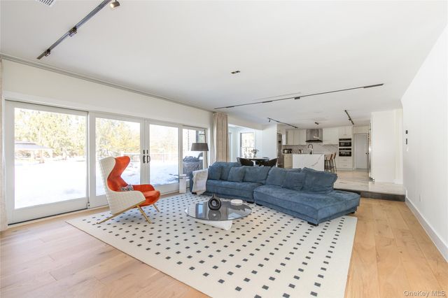 45 Carriage Court, Muttontown, NY 11791