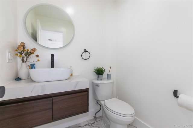 45 Carriage Court, Muttontown, NY 11791