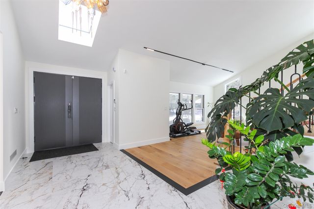 45 Carriage Court, Muttontown, NY 11791