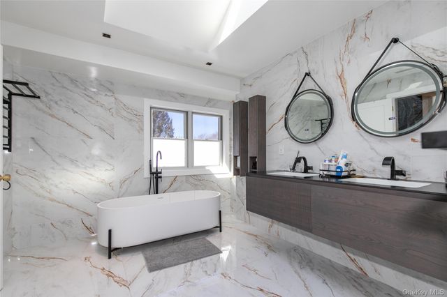 45 Carriage Court, Muttontown, NY 11791