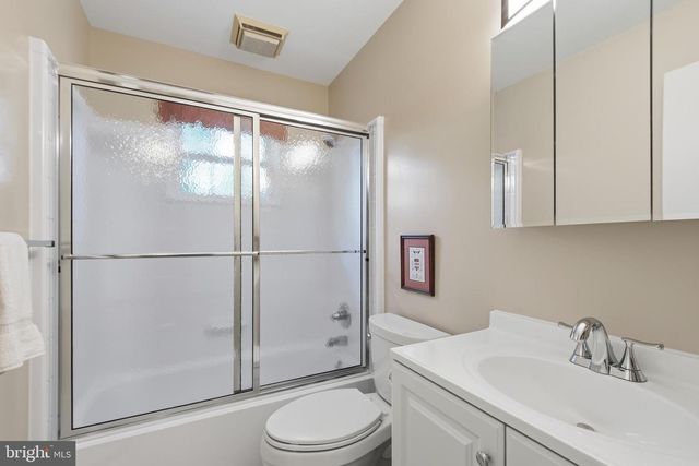 9385 SADDLEMOUNT CT, Springfield, VA 22153
