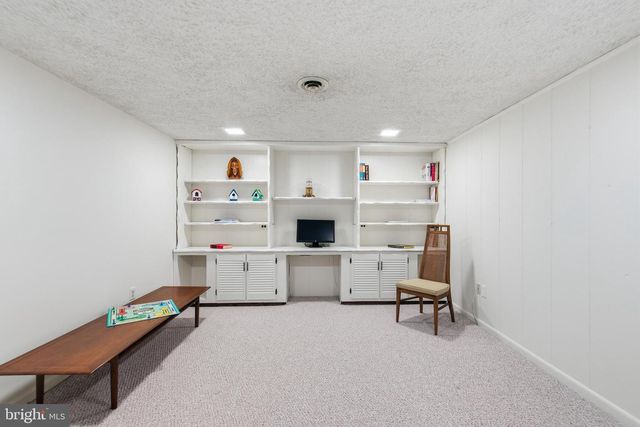 9385 SADDLEMOUNT CT, Springfield, VA 22153