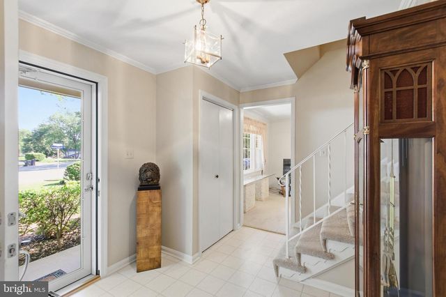 9385 SADDLEMOUNT CT, Springfield, VA 22153