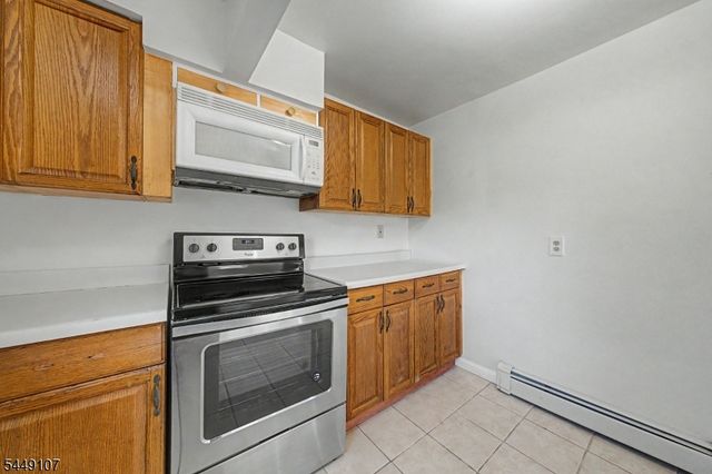 10 High St, Andover Boro, NJ 07821