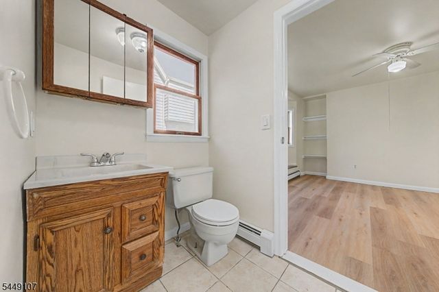 10 High St, Andover Boro, NJ 07821