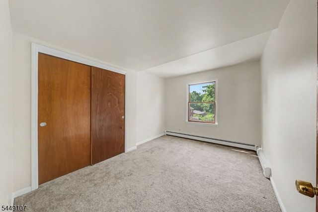 10 High St, Andover Boro, NJ 07821