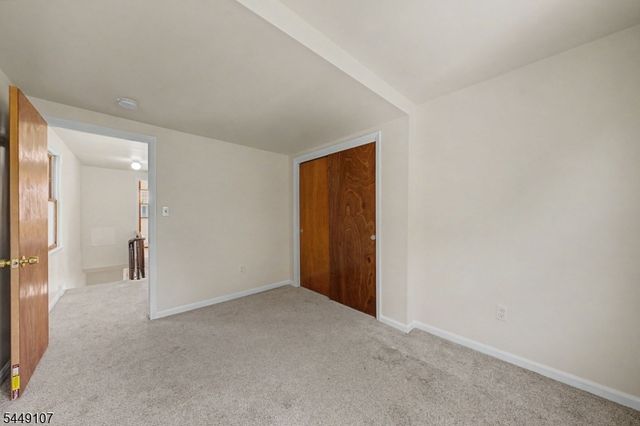 10 High St, Andover Boro, NJ 07821