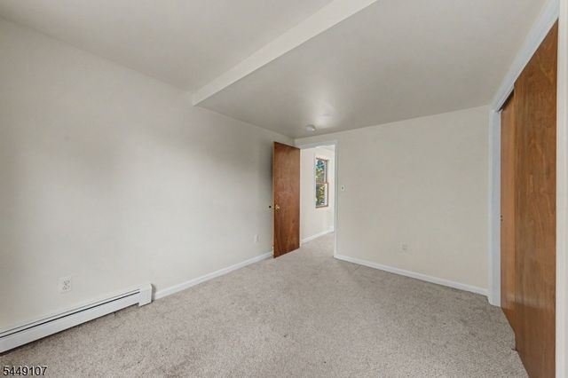 10 High St, Andover Boro, NJ 07821