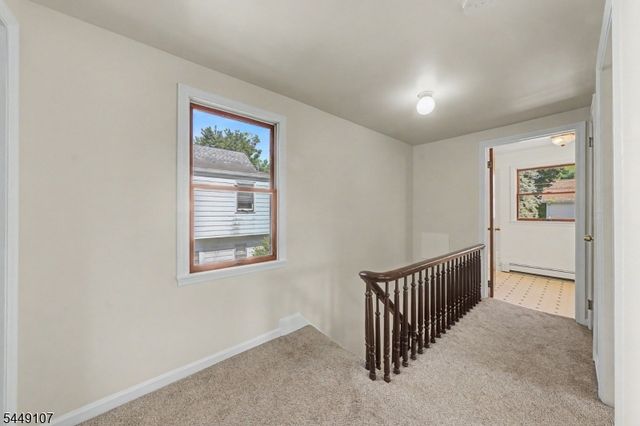 10 High St, Andover Boro, NJ 07821