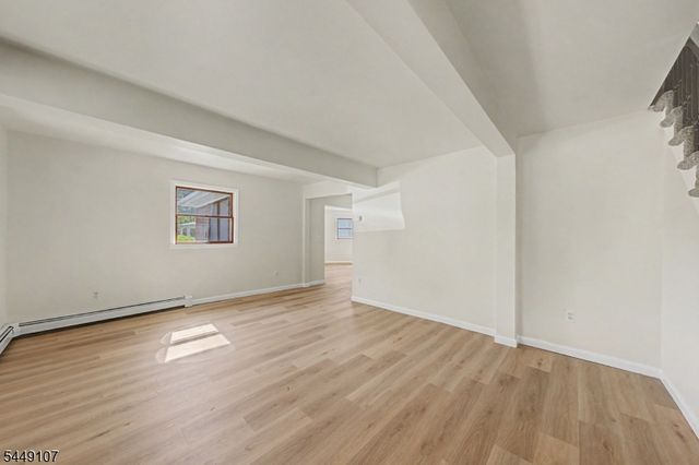 10 High St, Andover Boro, NJ 07821