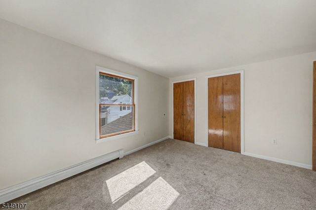 10 High St, Andover Boro, NJ 07821