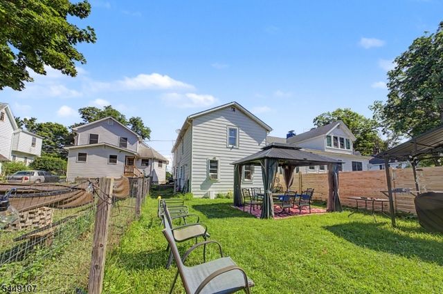10 High St, Andover Boro, NJ 07821