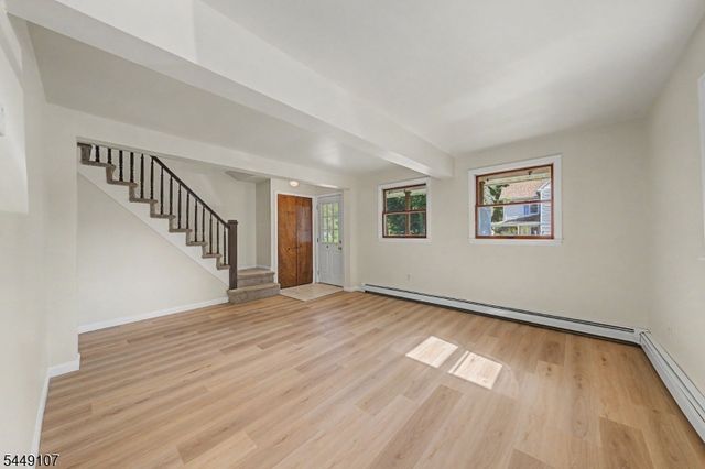 10 High St, Andover Boro, NJ 07821