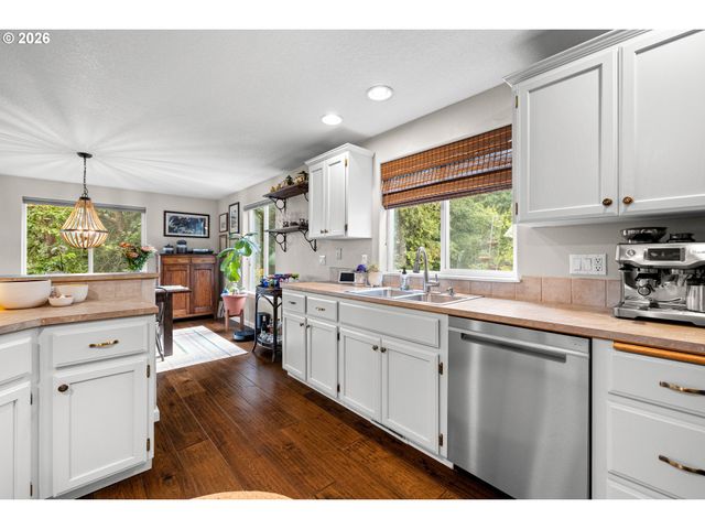 17800 Sw BRYAN Way, Beaverton, OR 97007