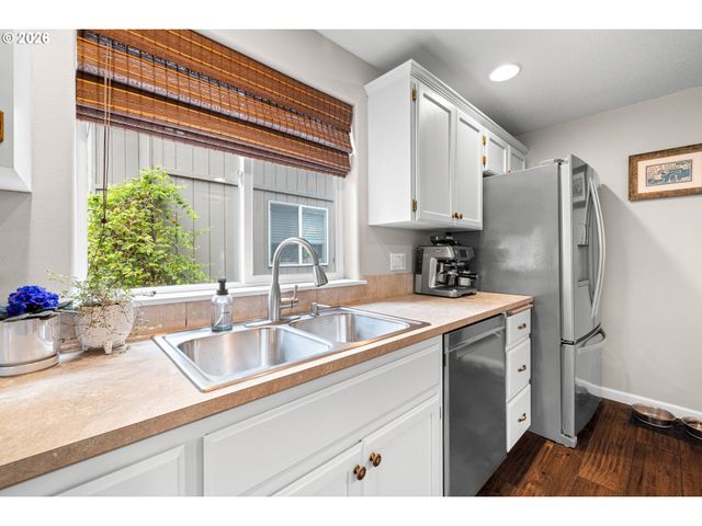 17800 Sw BRYAN Way, Beaverton, OR 97007