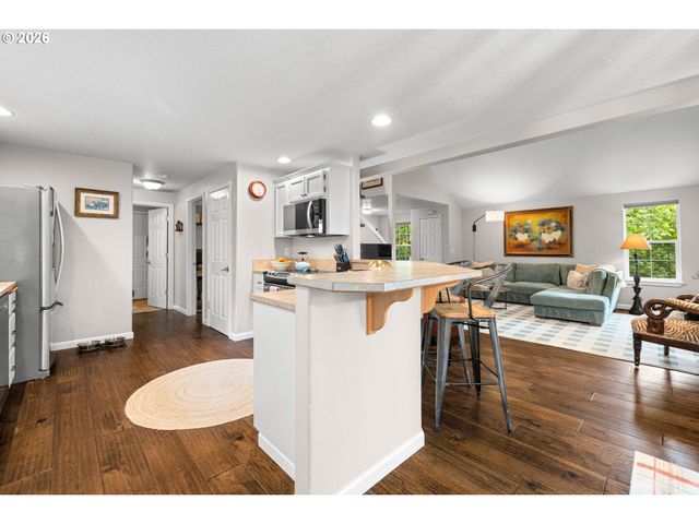 17800 Sw BRYAN Way, Beaverton, OR 97007