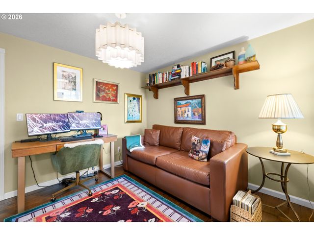 17800 Sw BRYAN Way, Beaverton, OR 97007