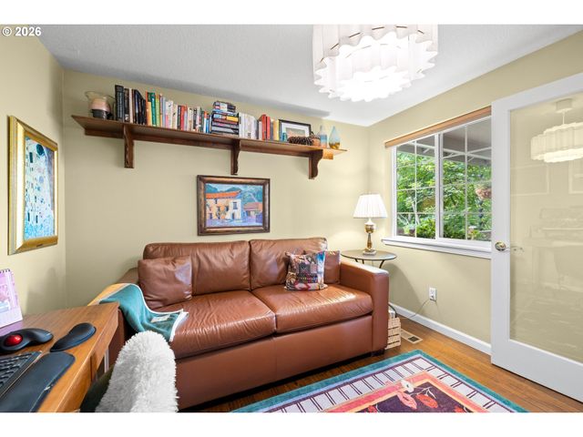 17800 Sw BRYAN Way, Beaverton, OR 97007