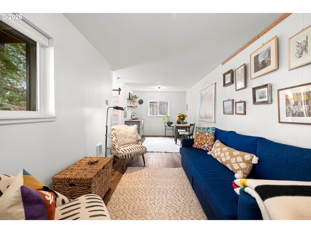 17800 Sw BRYAN Way, Beaverton, OR 97007