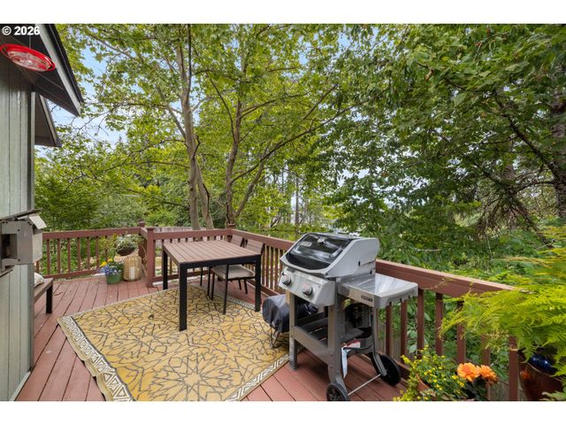 17800 Sw BRYAN Way, Beaverton, OR 97007