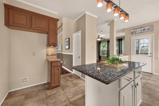 8831 Hedgestone Court, La Porte, TX 77571