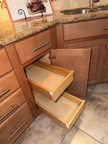 8831 Hedgestone Court, La Porte, TX 77571