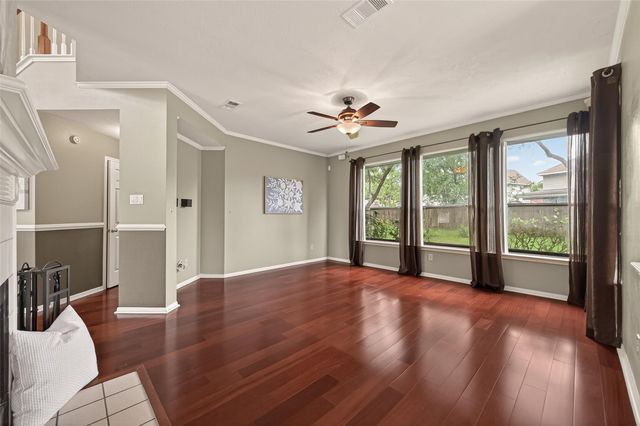 8831 Hedgestone Court, La Porte, TX 77571