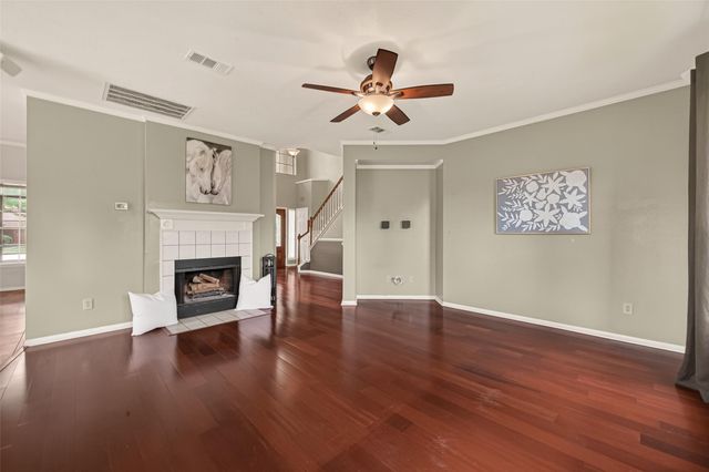 8831 Hedgestone Court, La Porte, TX 77571