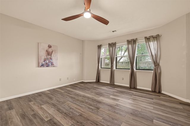 8831 Hedgestone Court, La Porte, TX 77571