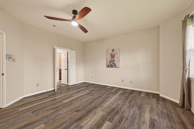 8831 Hedgestone Court, La Porte, TX 77571