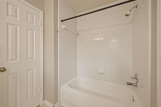 8831 Hedgestone Court, La Porte, TX 77571