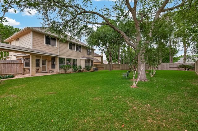 8831 Hedgestone Court, La Porte, TX 77571