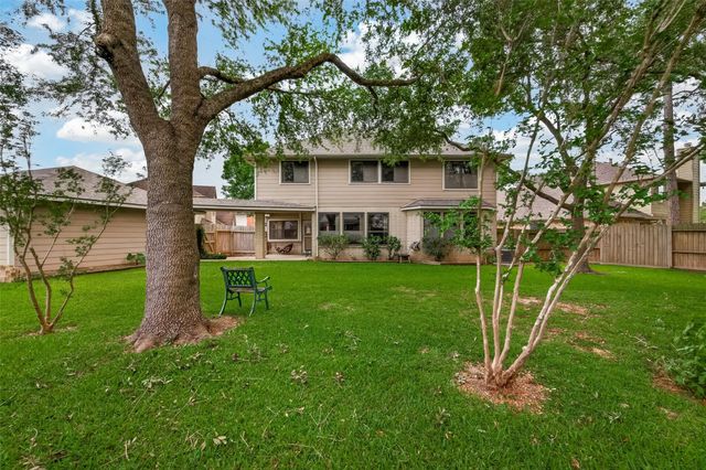 8831 Hedgestone Court, La Porte, TX 77571