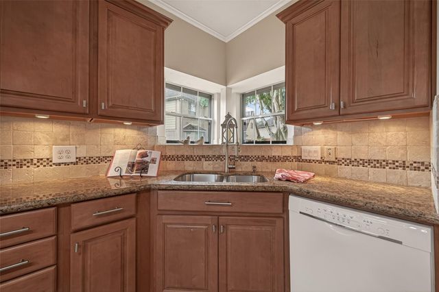 8831 Hedgestone Court, La Porte, TX 77571