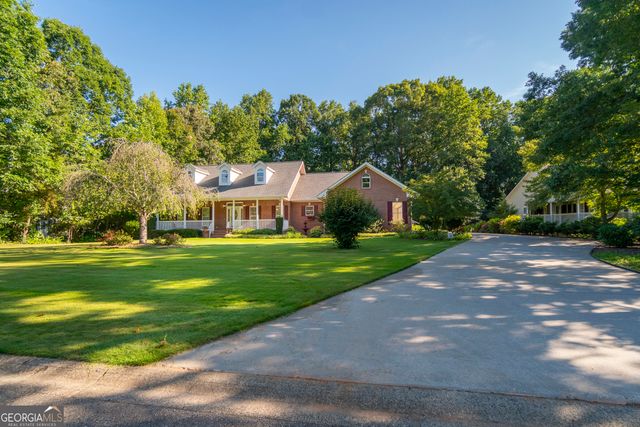 102 Trent Trail, Cleveland, GA 30528