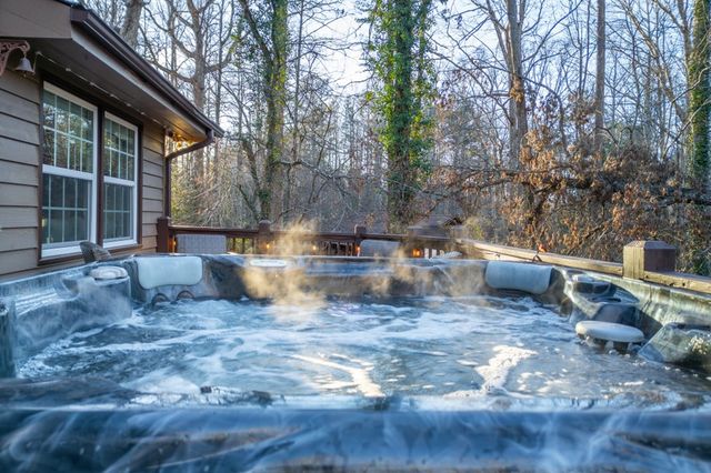 125 Cedar Lane, Morganton, GA 30560