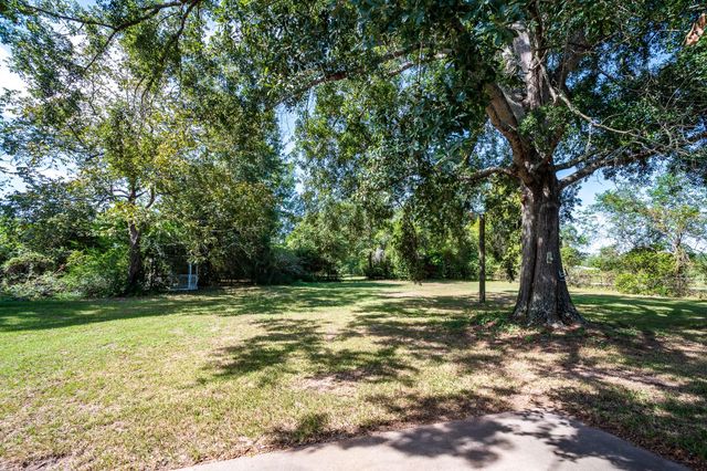 15776 Fm 3083 Road, Conroe, TX 77302